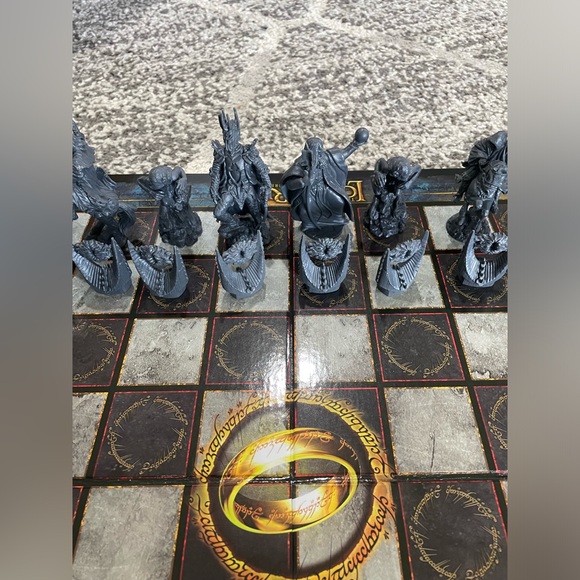 Lord Of The Rings, the battle of the middle earth Chess Set - Picture 2 of 5